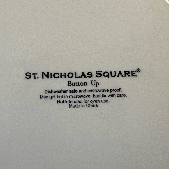 Saint Nicholas Square Button Up Dinner Plate Snowman - Picture 6 of 12